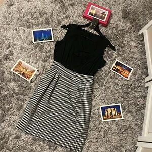 🛍️B2G1 FREE🛍️Set/Outfit: NWT earrings & worn once The Limited dress size 0